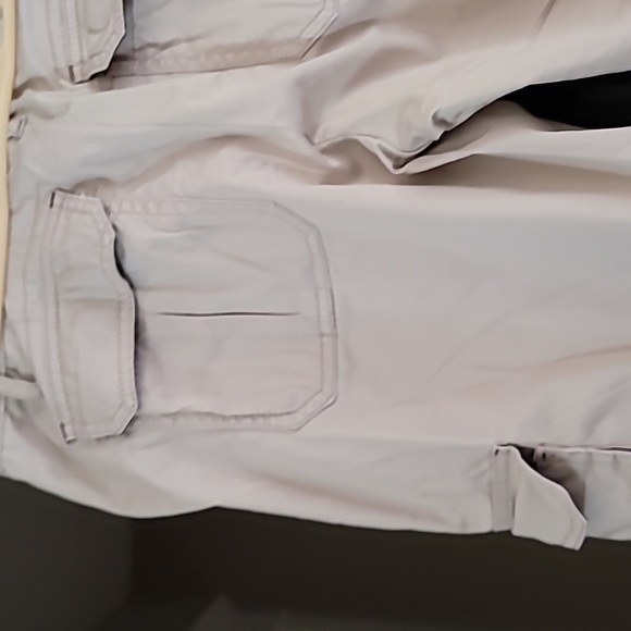 Cache Capris - Picture 4 of 5